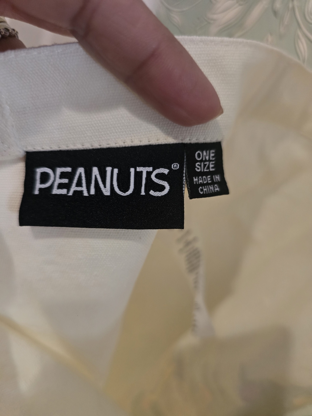 Peanuts Christmas-themed Canvas Tote Bag - Picture 5 of 6